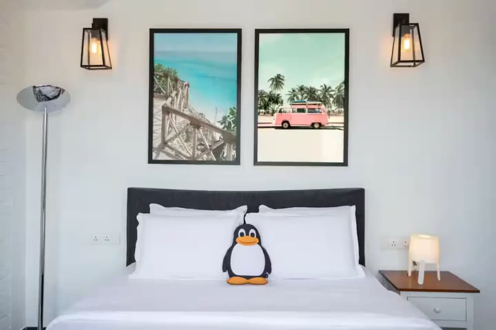 El Arbol with Rooftop Pool Kitchen Wifi Security 10 Mins to Candolim Beach & 5 mins to Casino in Panaji, India