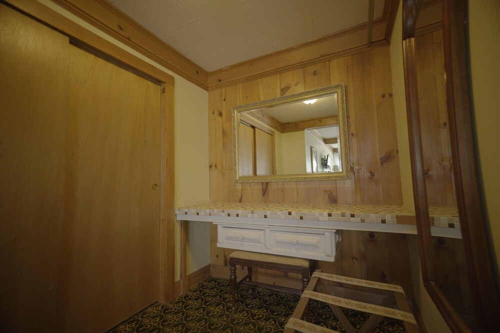 Betty Doon Hotel - photo 45