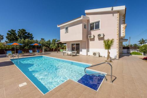 Villa Coral Athina by Villa Plus