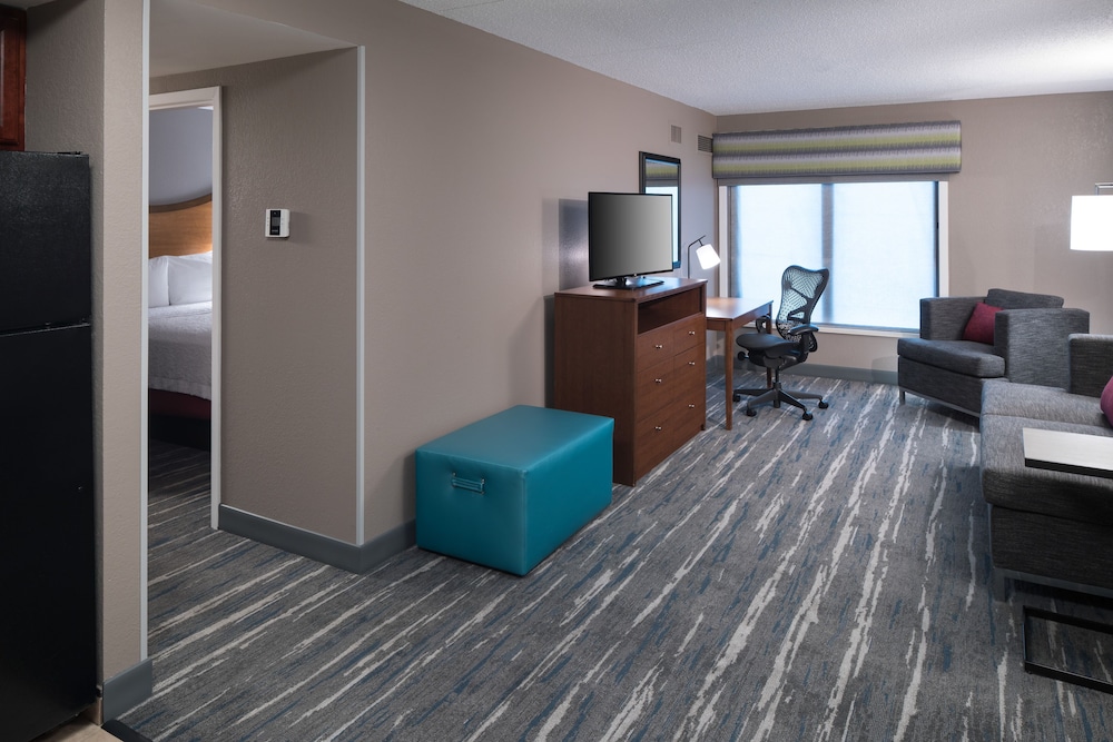 Hampton Inn & Suites Chicago North Shore Skokie - photo 9