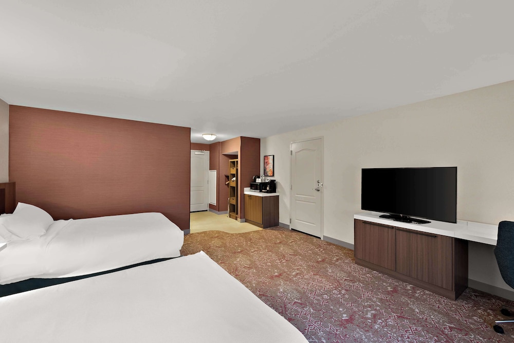 Hilton Garden Inn Omaha East Council Bluffs - photo 22