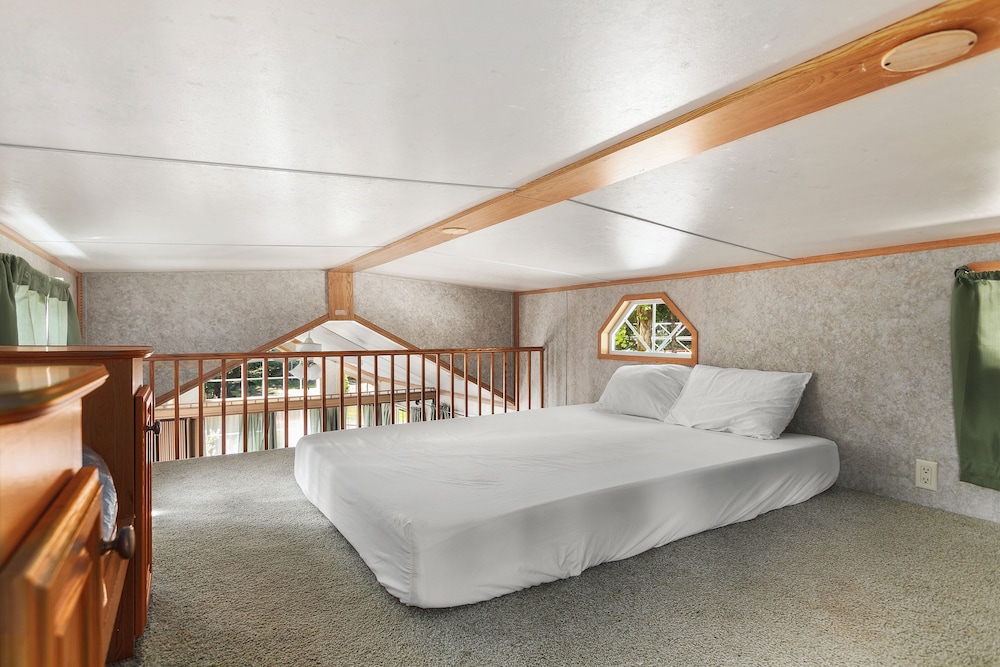 Robinhood Village Resort - photo 8