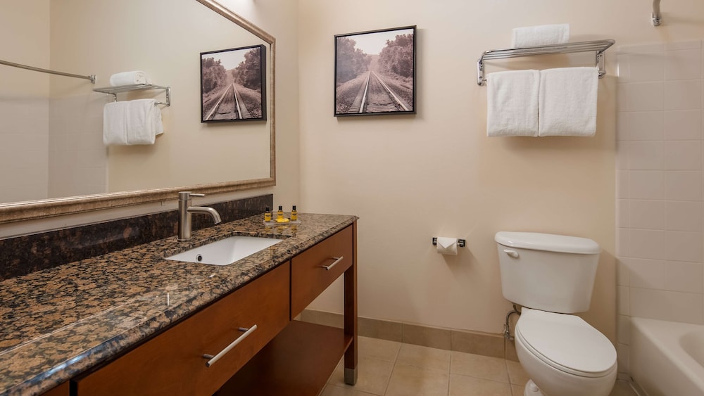 Best Western Plus Wakeeney Inn & Suites - photo 8
