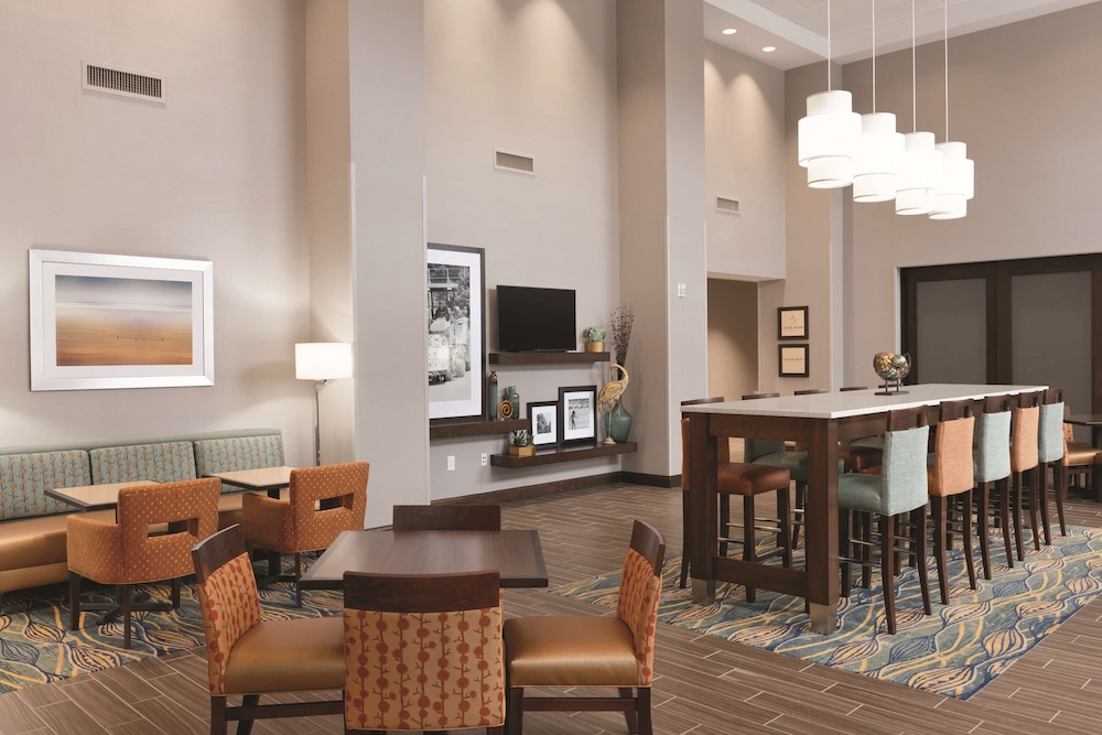 Hampton Inn & Suites Deland - photo 4