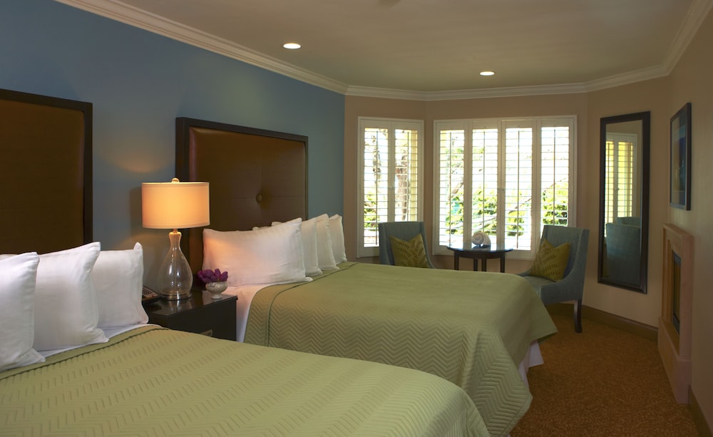 Blue Dolphin Inn - photo 7