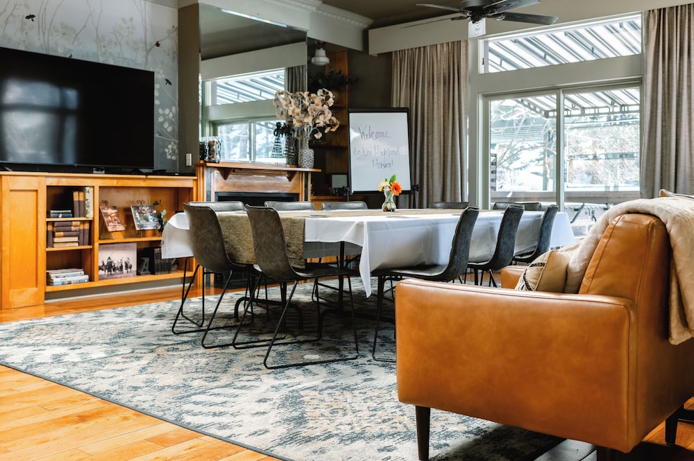 Highland Haven Creekside Inn - photo 171