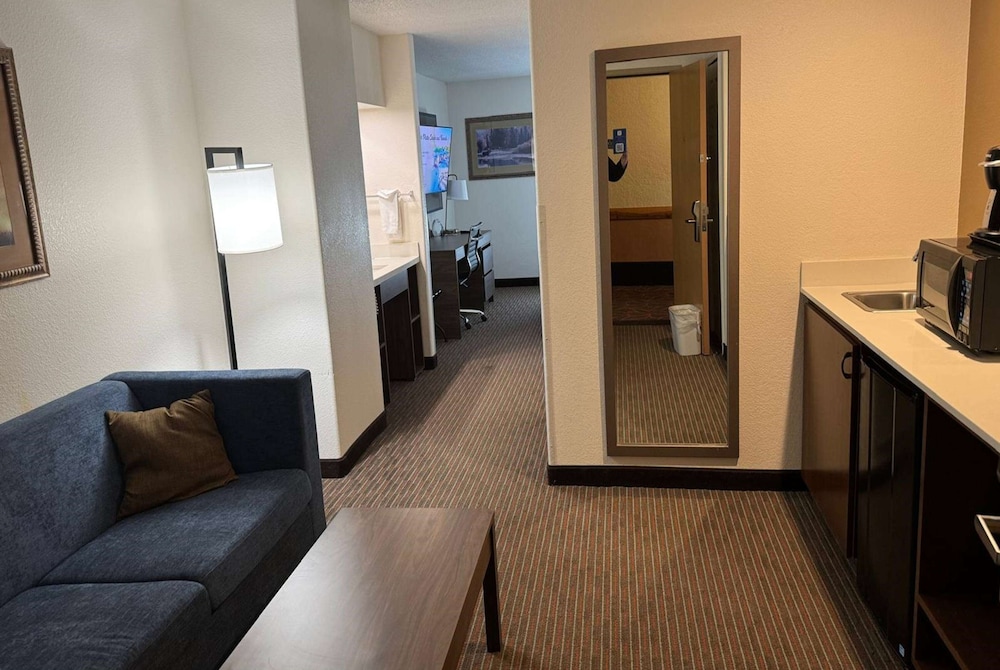 AmericInn by Wyndham Ogallala - photo 6