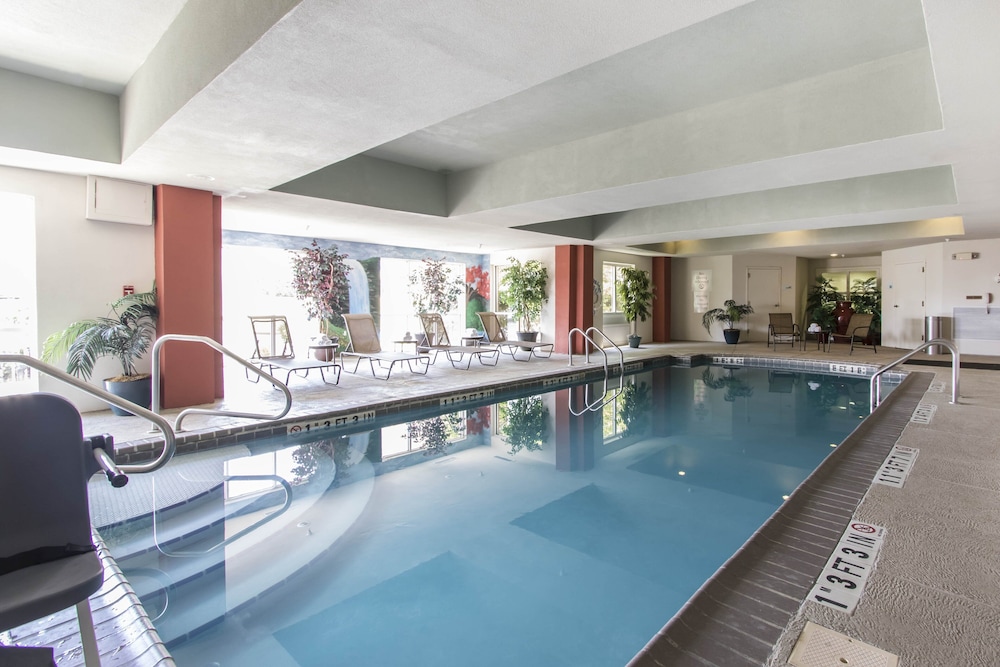Holiday Inn Express & Suites Cullman - photo 21