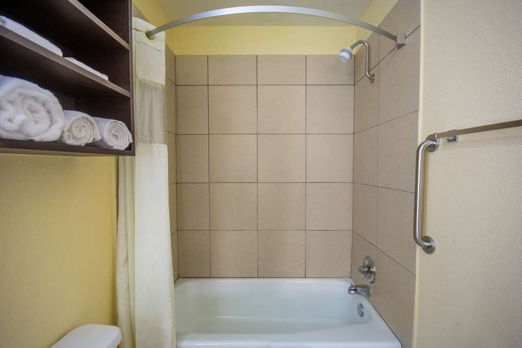 Days Inn & Suites by Wyndham Waterloo - photo 37