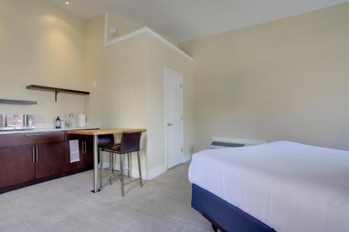 DuPont Place Boutique Inn - photo 12
