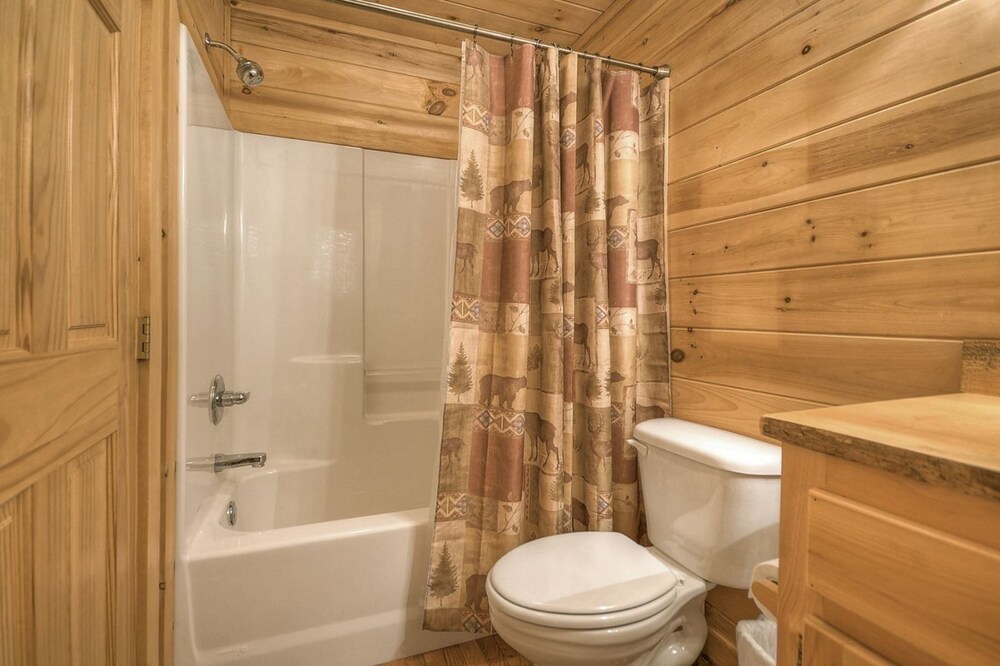 Grin Inn Bear It - photo 18