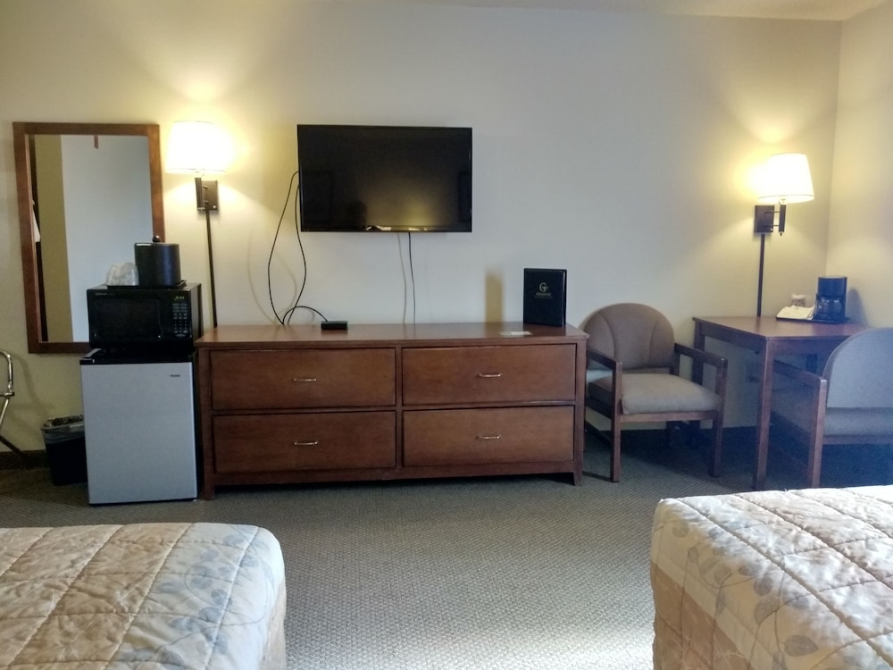 Madelia Hotel & Suites - photo 22