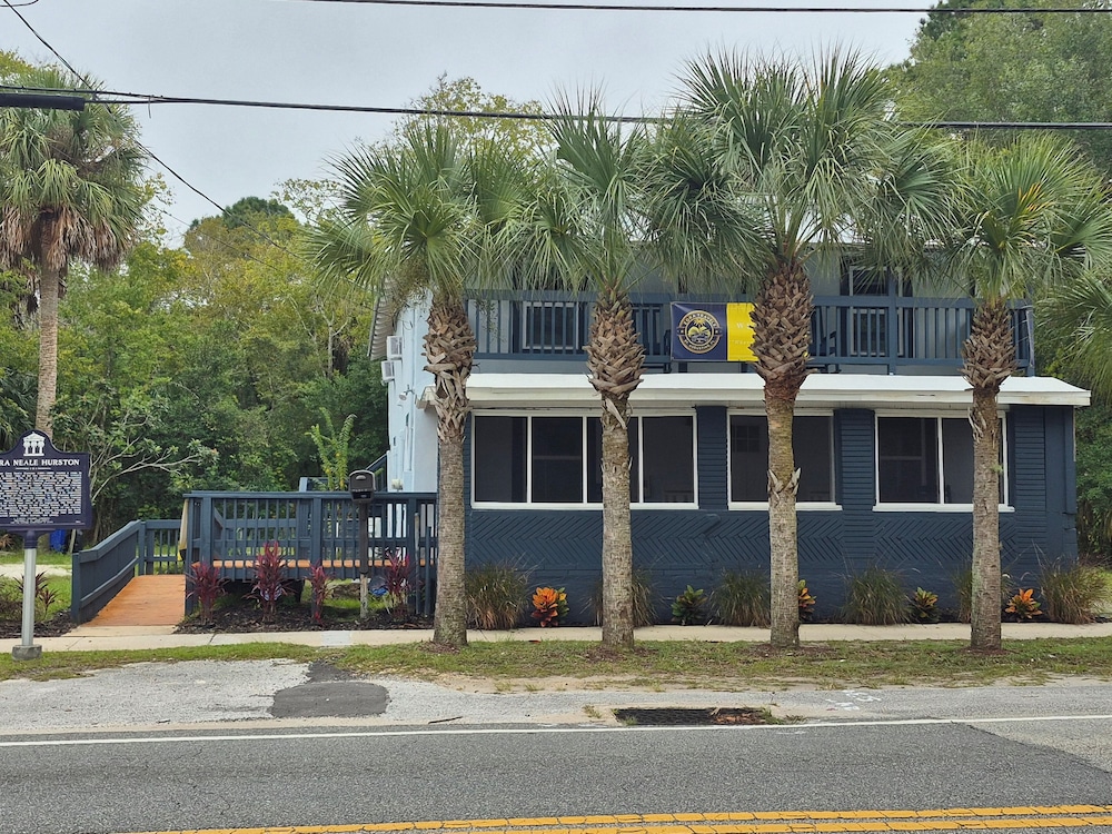 Zora's Sojourn - carbon neutral hotel in Saint Augustine