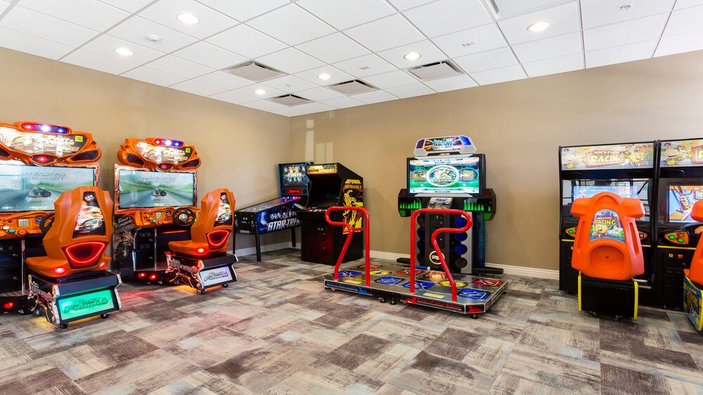 Family friendly Oasis With Game Room & Pool - photo 46