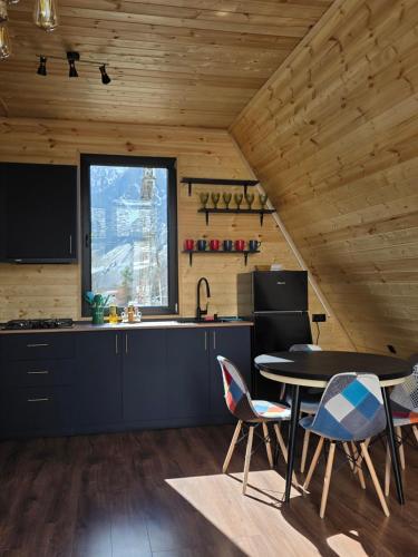 Kokhta Cottage Kazbegi 2 — 4-Star Luxury Hotel in Step'antsminda, Georgia