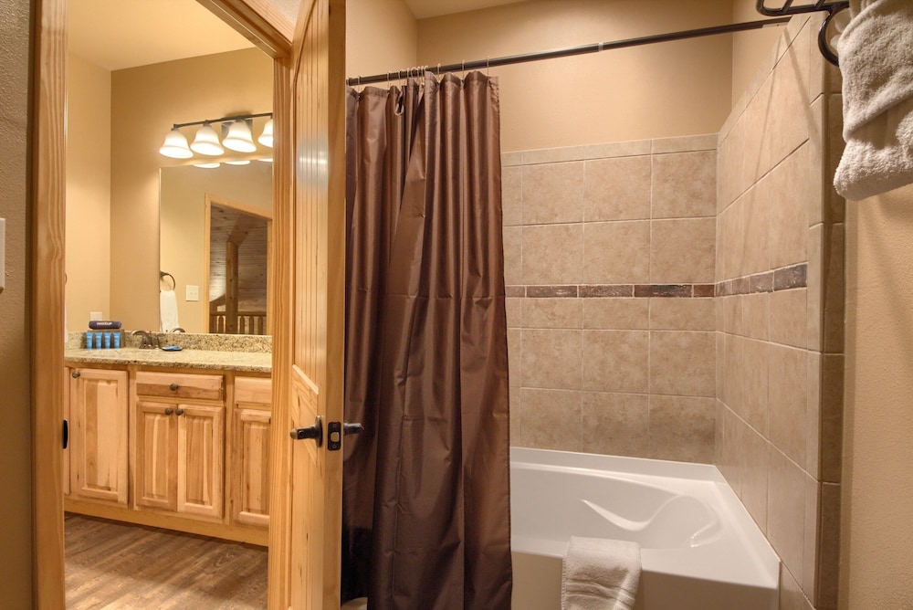 Old Mills Resort OM A8 3 Bedroom Condo by RedAwning - photo 13