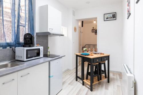 Joli Studio Confortable in Saint-Quentin, France