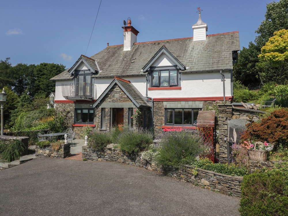 Storrs Lodge — 4-Star Luxury Hotel in Windermere, United Kingdom