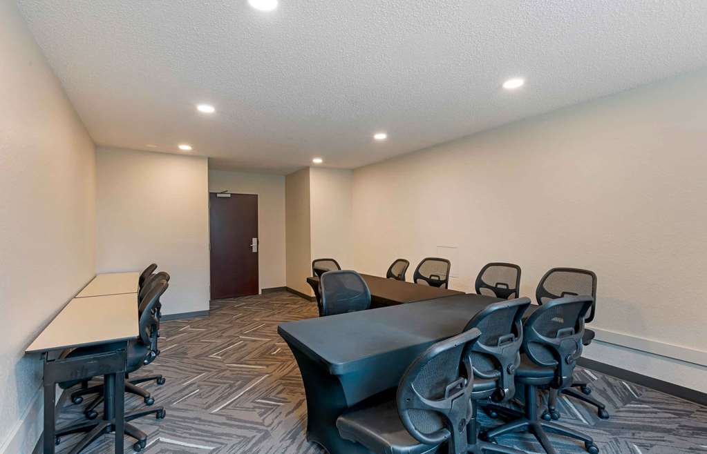 Extended Stay America Select Suites Orlando Maitland Summit Tower Blv - photo 37