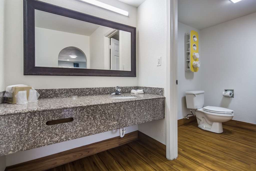 Motel 6 Pensacola N.A.S. - photo 19