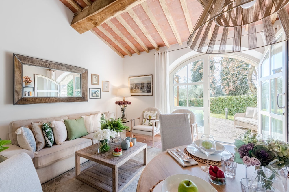 Casa Pinocchio at Borghetto Farmhouse — 4-Star Luxury Hotel in Capannori, Italy