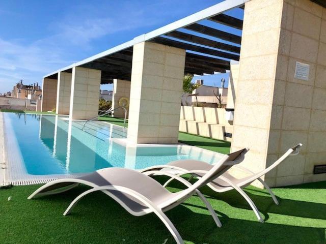 Gatu Premium Atico Parra Parking Piscina Comun Terraza Wifi Preferente Mayores de 25 Anos Y Familias in El Puerto De Santa Maria, Spain