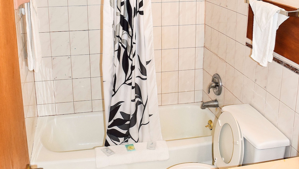 Magnuson Hotel Extended Stay Canton Ohio - photo 25