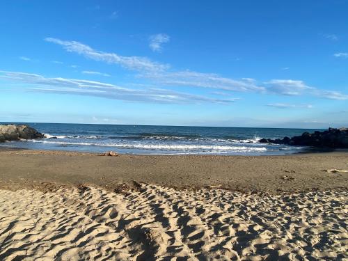 Du côté de chez Swann à 150 m de la plage in Vias, France