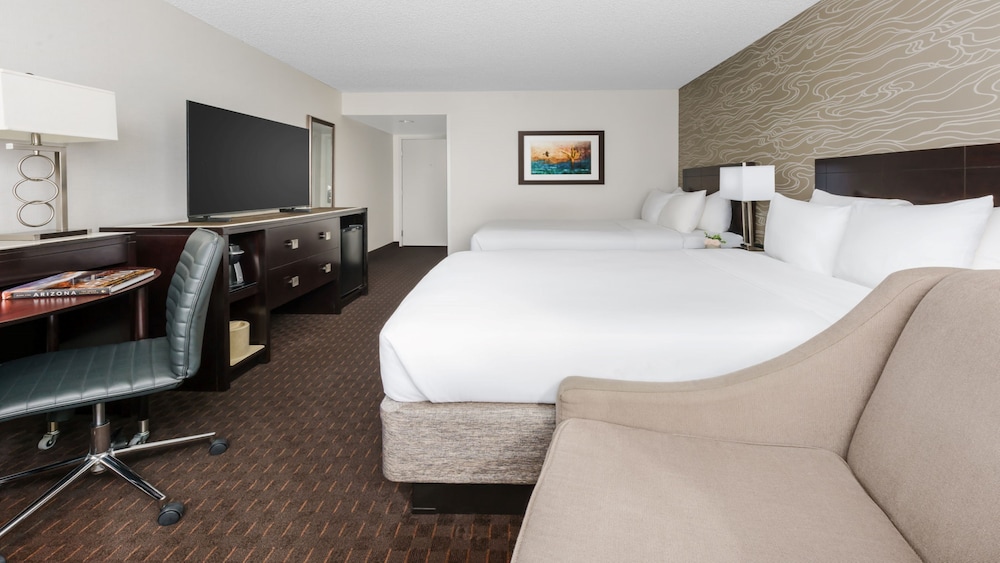 Crowne Plaza Phoenix Airport PHX by IHG - photo 20