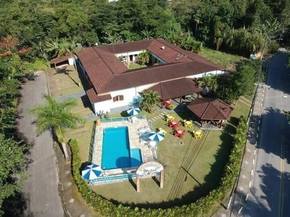 Francis Hotel Pousada in Caraguatatuba, Brasil