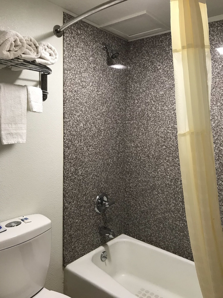 Best Budget Inn Abilene - photo 20