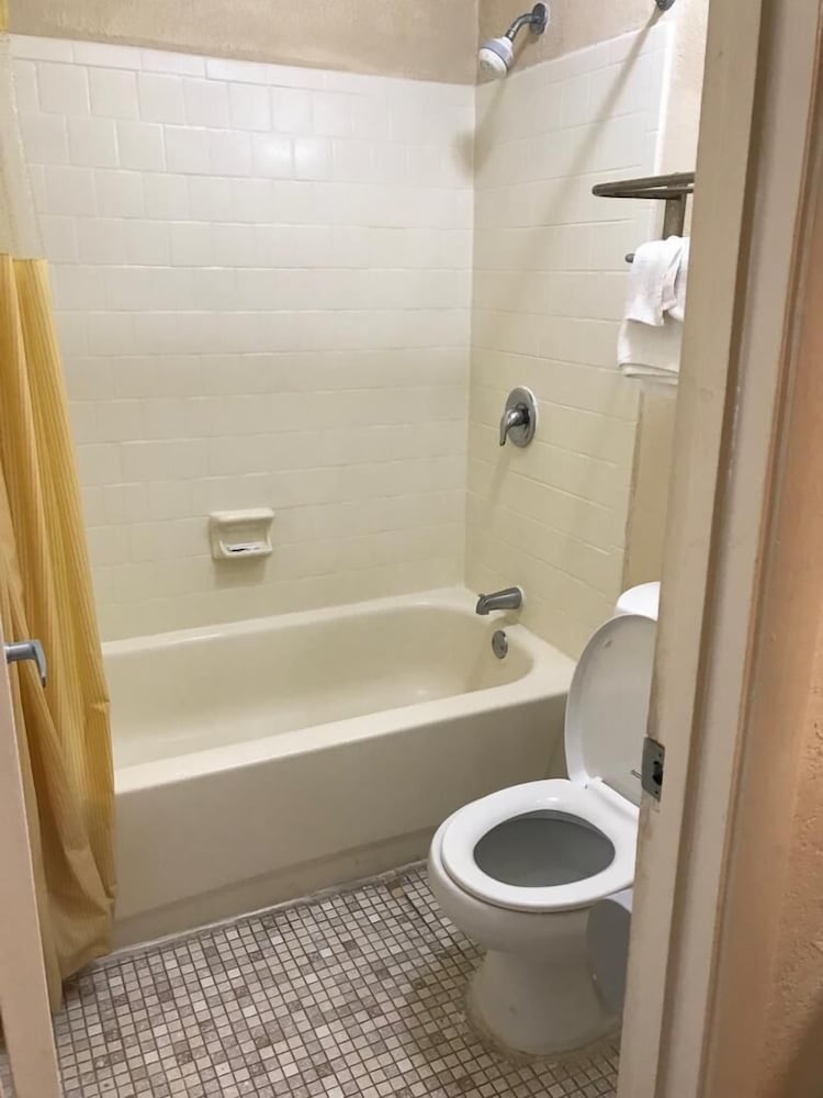 Haven Inn & Suites - photo 23