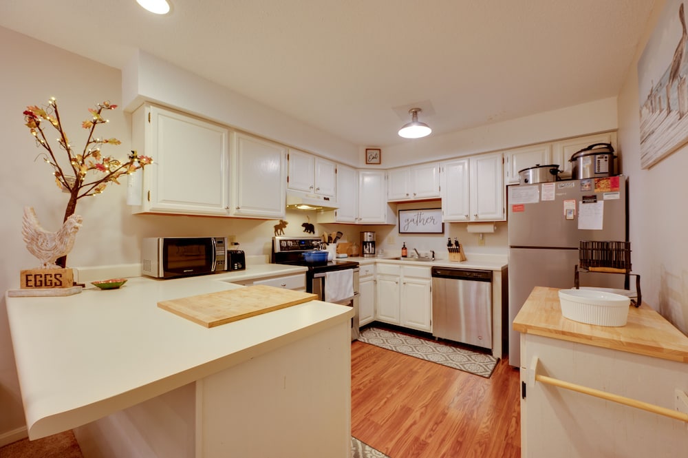 Lincoln Condo 2 Mi to Loon Mountain Resort - photo 11