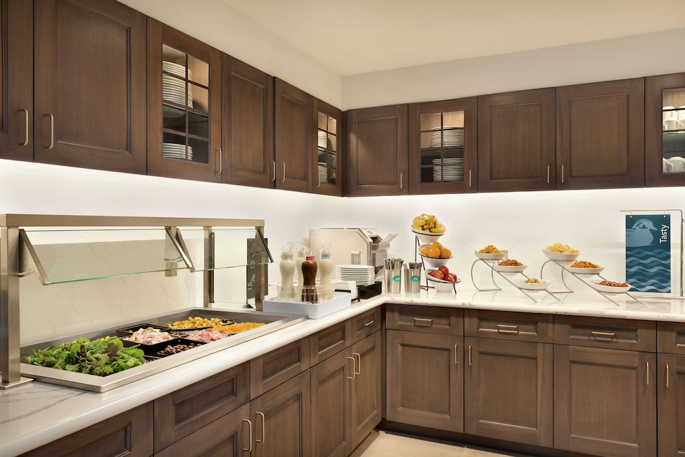 Homewood Suites by Hilton Portland Airport - photo 32