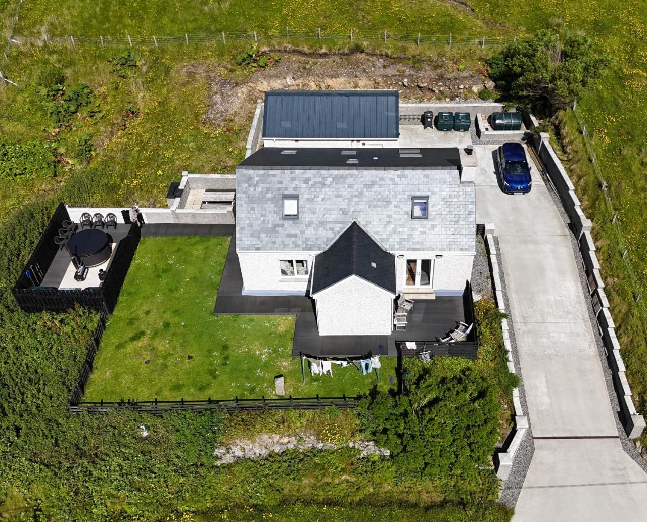 Carloway Self Catering 5A Upper Carloway Isle of Lewis Outer Hebrides Off grid outdoor wood fired hot tub and infra red sauna in Isle Of Lewis, United Kingdom