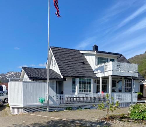 Stort hus med garasje 3 soverom in Svolvaer, Norway