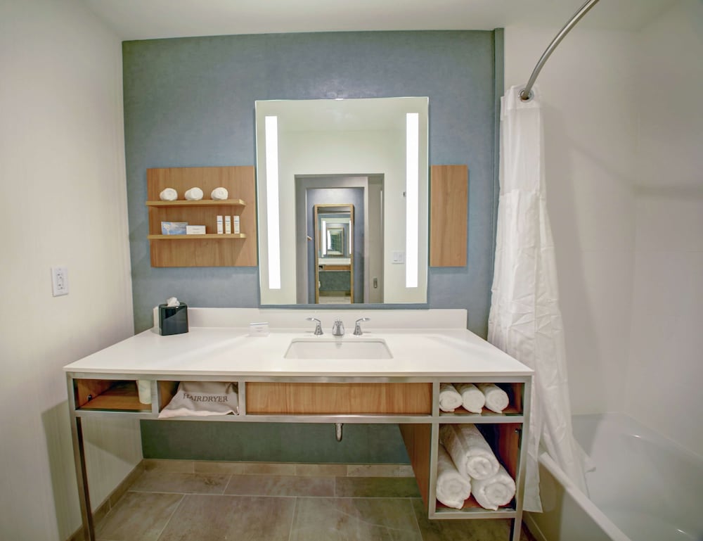 Hilton Garden Inn Tampa Wesley Chapel FL - photo 25