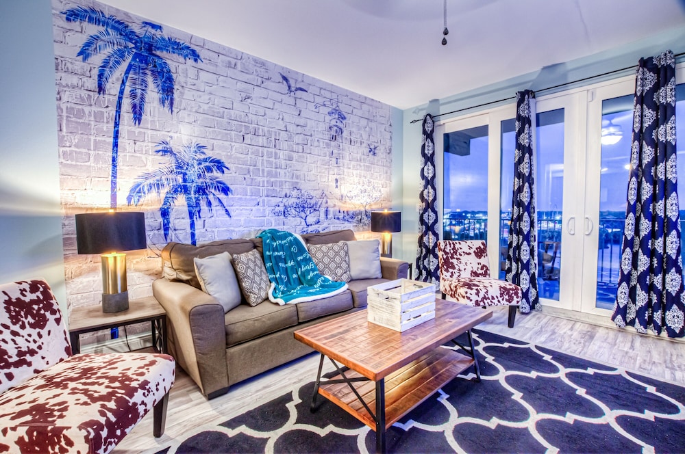 Laketown Wharf Resort by Aneliya's Rentals - photo 420