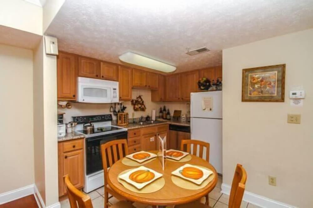 1501 Golf View Towers Southern Comfort - photo 16