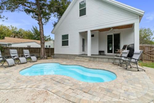 Lions Sail Beach Island Pool — 4-Star Luxury Hotel in Saint Augustine, United States