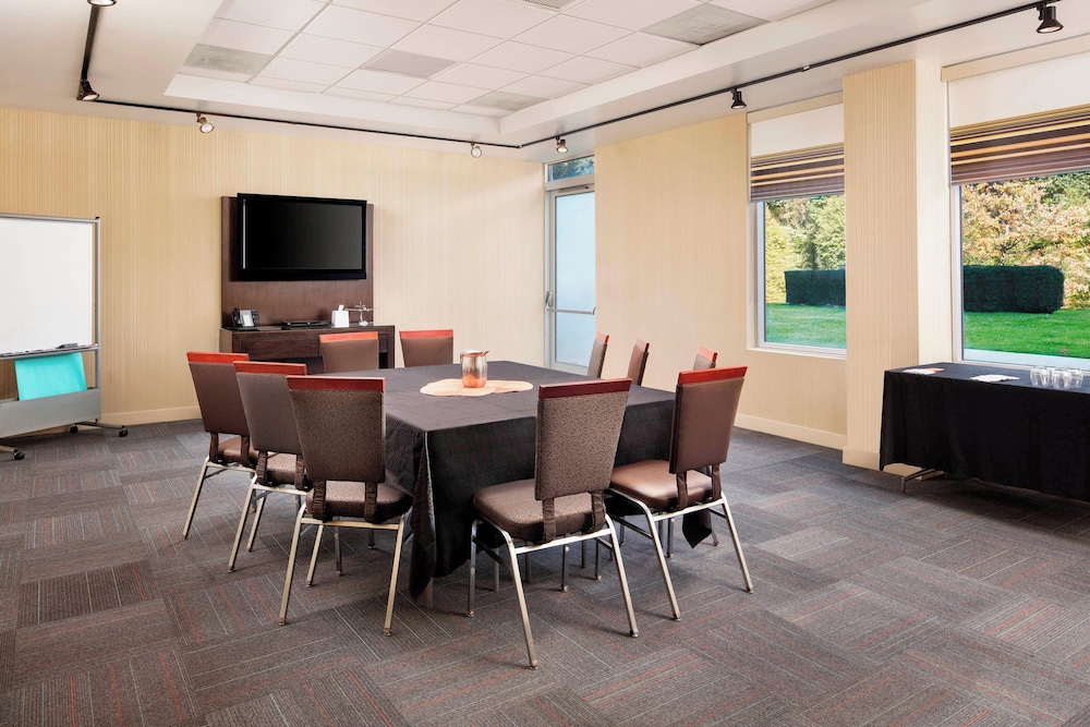 Aloft BWI Baltimore Washington International Airport - photo 17