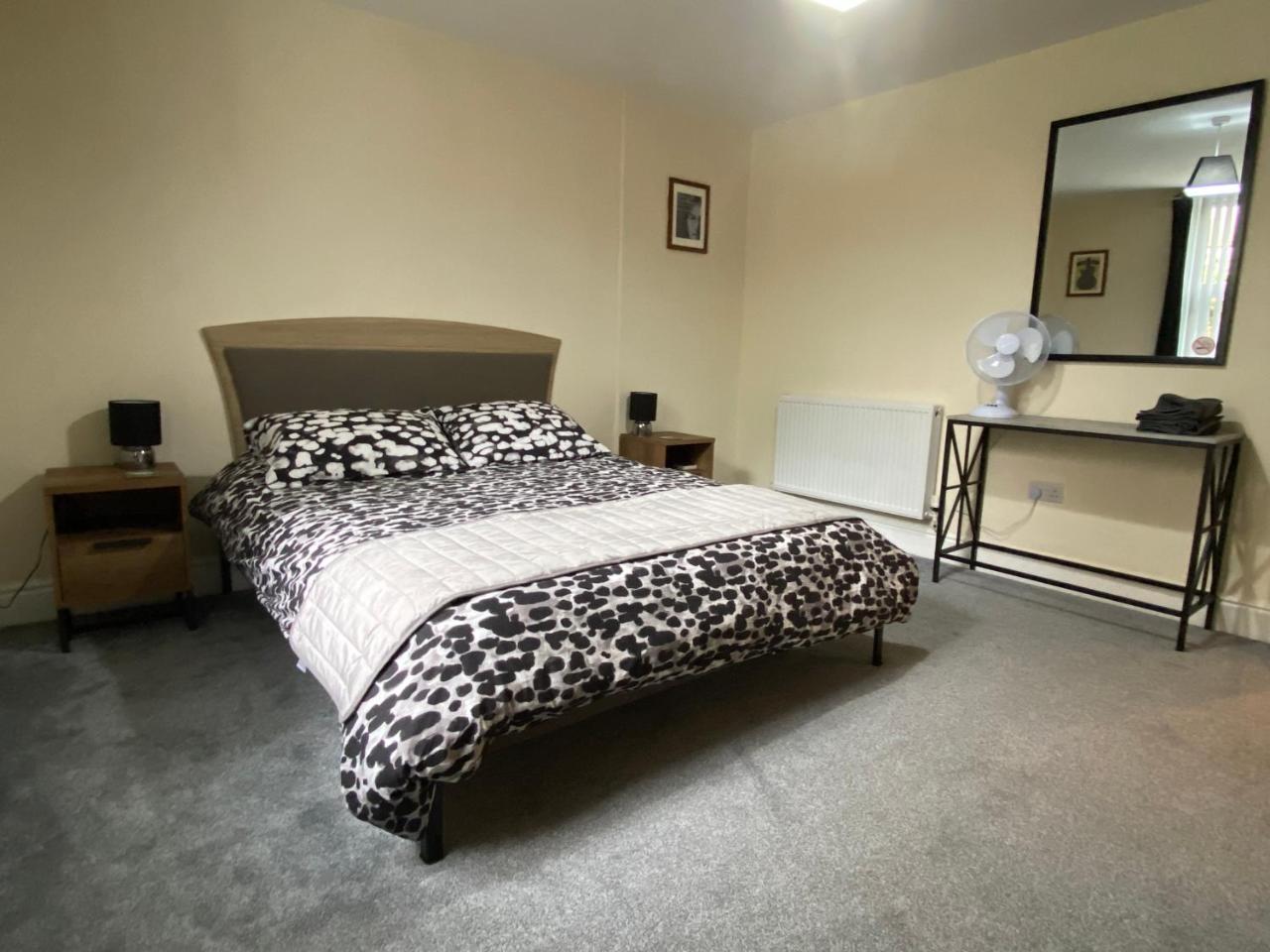 Well appointed apartment in New Brighton — 4-Star Luxury Hotel in Wallasey, United Kingdom