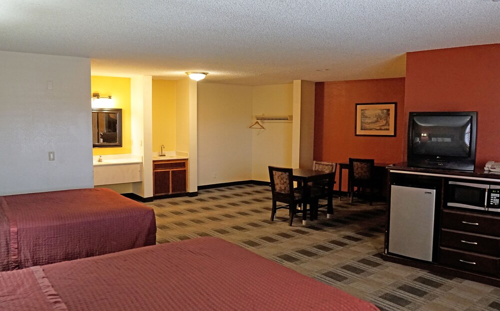 Travel Plaza Inn - photo 27