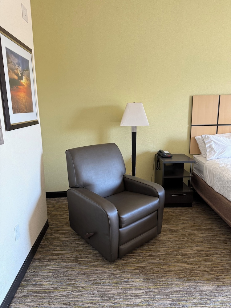 Candlewood Suites Cotulla by IHG - photo 9