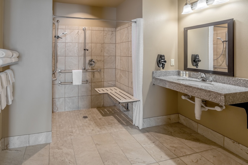 Landmark Suites - photo 22