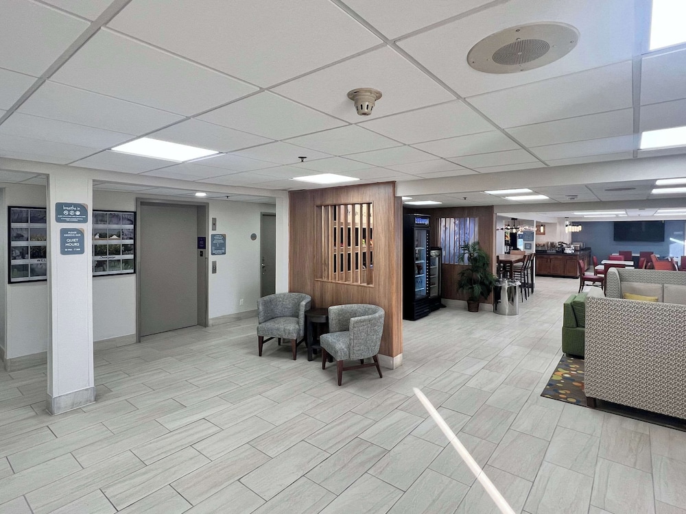 Baymont Inn & Suites
