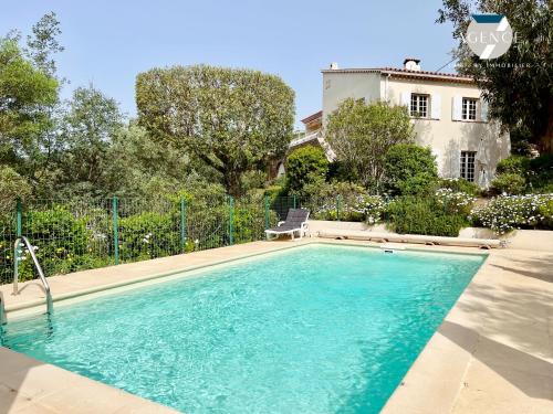 La Louarde - carbon neutral hotel in Unknown City
