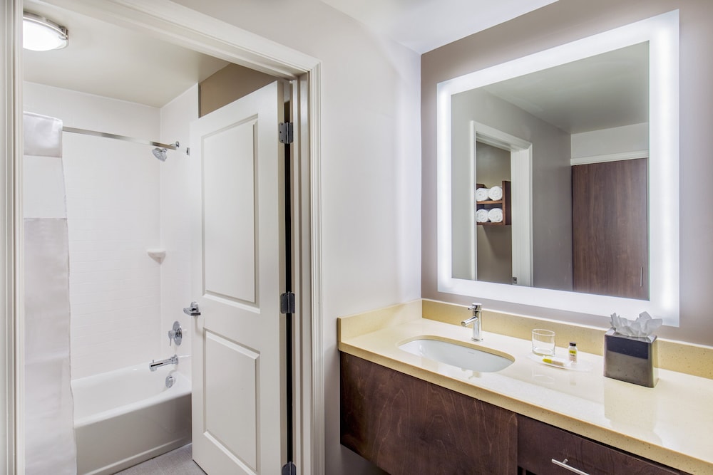 Staybridge Suites Charlottesville Airport by IHG - photo 24