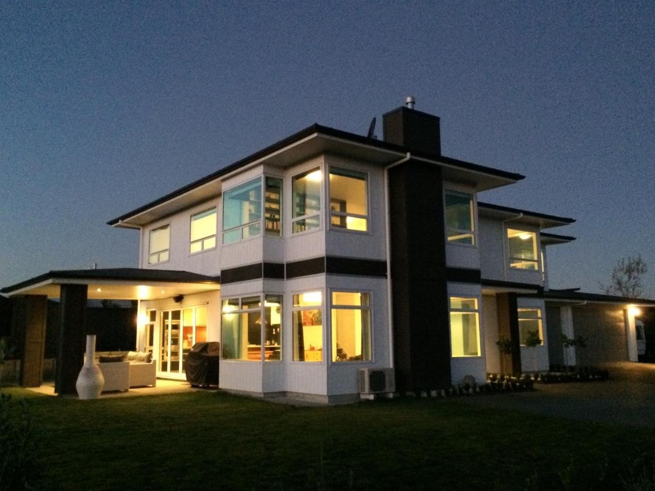 Punawai Homestay — 4-Star Luxury Hotel in Taupo, New Zealand
