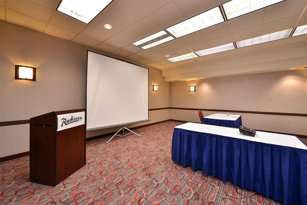 Radisson Hotel Madison - photo 22